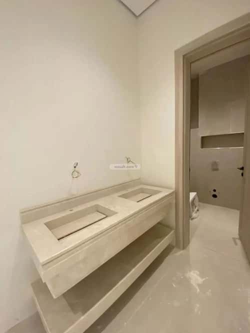 5 bedroom villa in Al Mahdiyyah 4