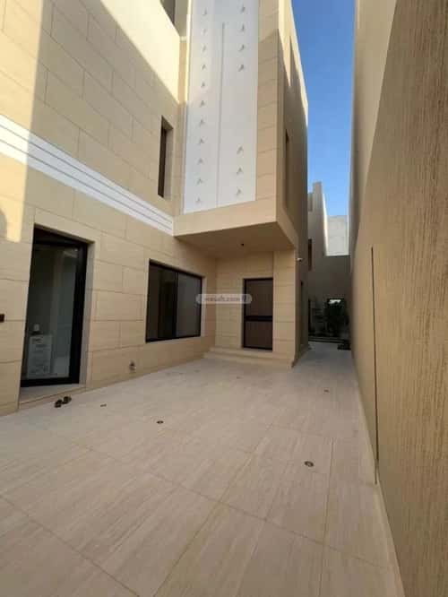 5 bedroom villa in Al Mahdiyyah 2