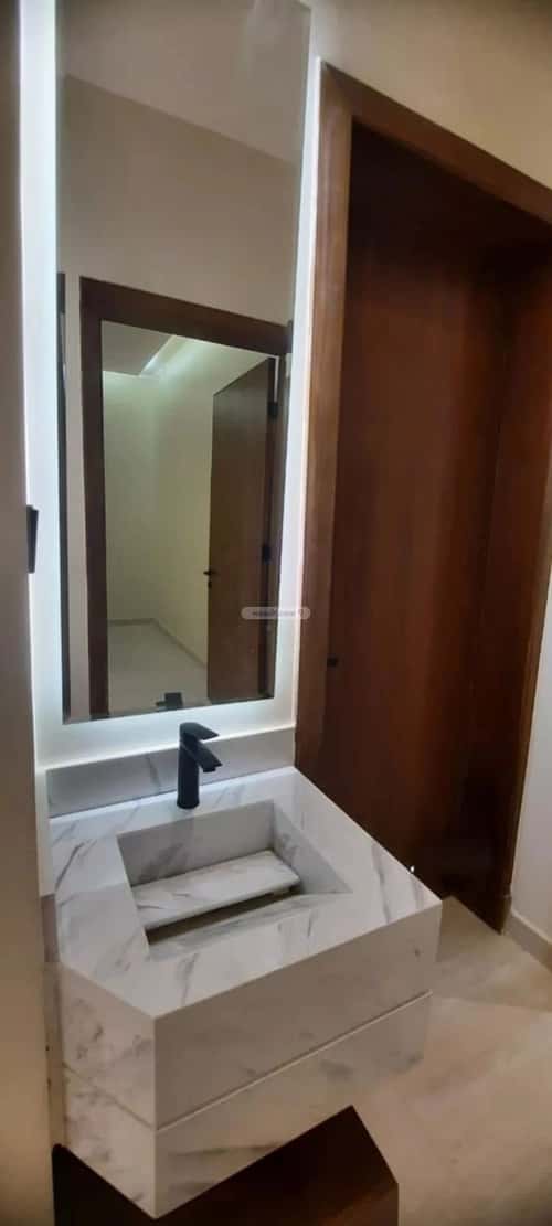 5 bedroom villa in Al Uraija Al Gharbi 7