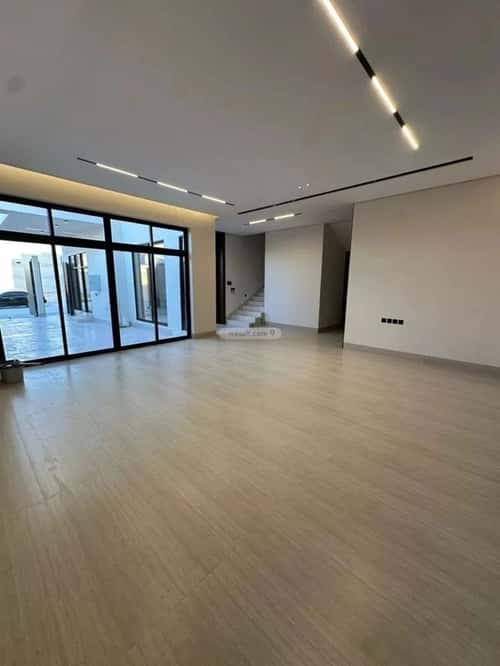 5 bedroom villa in Al Mahdiyyah 2