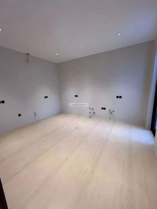 5 bedroom villa in Al Mahdiyyah 2