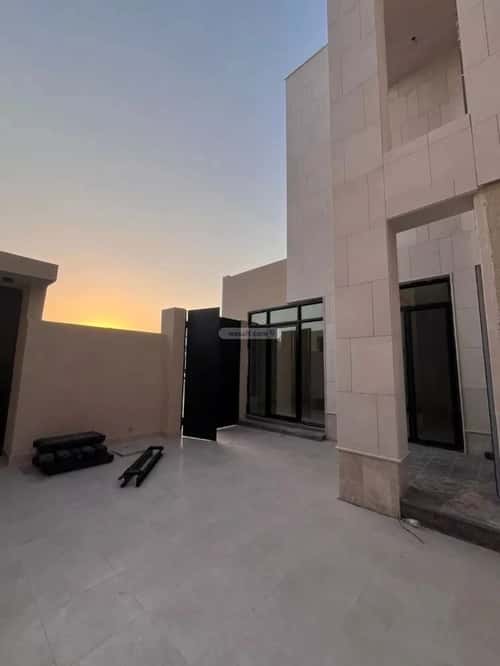 6 bedroom villa in Al Mahdiyyah 3