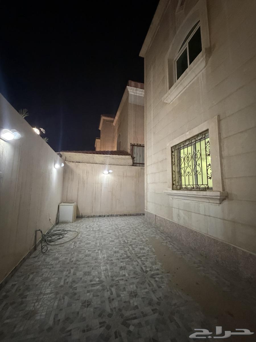 فيلا 6 غرف في الشراع 4