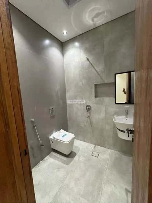 4 bedroom floor in Tuwaiq 2