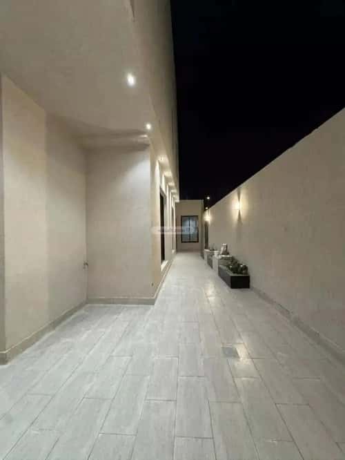 4 bedroom floor in Tuwaiq 3