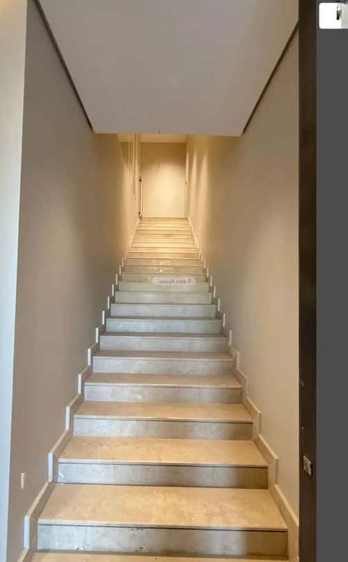4 bedroom floor in Al Malqa 13