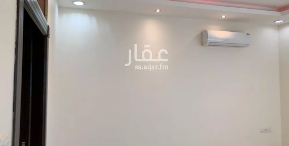 7 bedroom villa in Al Yasmin, Riyadh 15