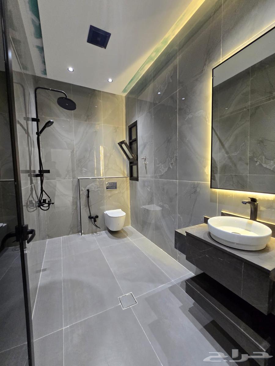 6 bedroom villa in Dahiat King Fahd 12