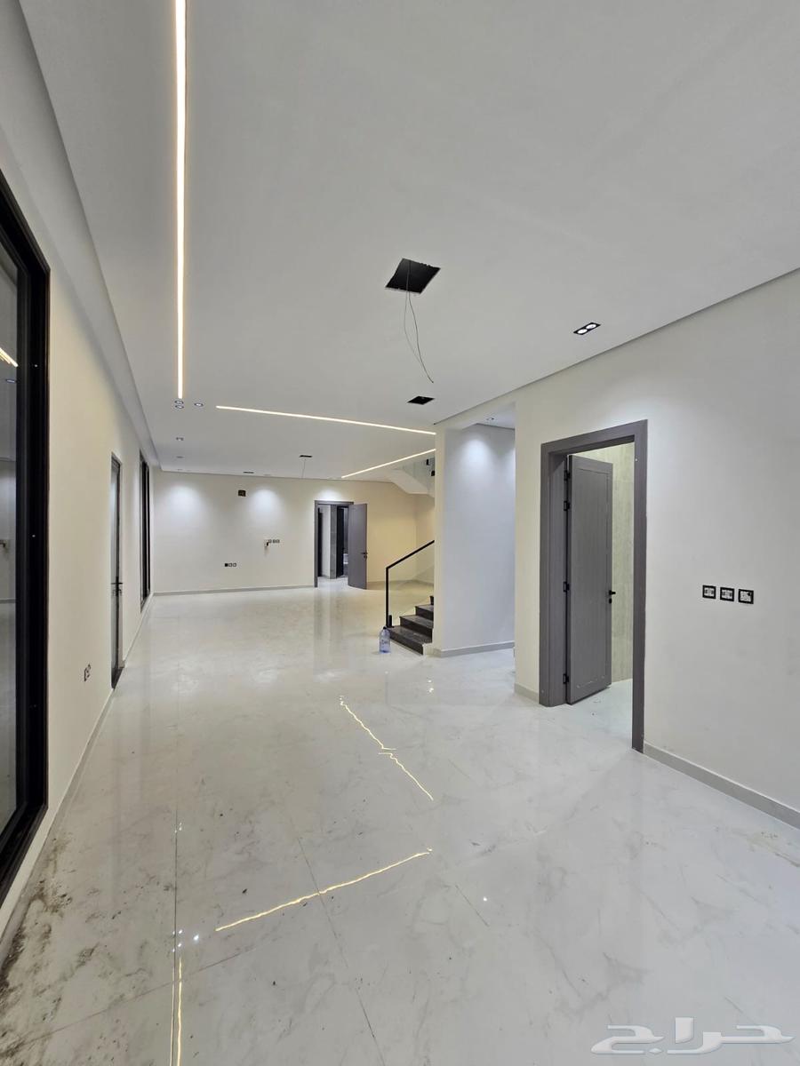 6 bedroom villa in Dahiat King Fahd 10
