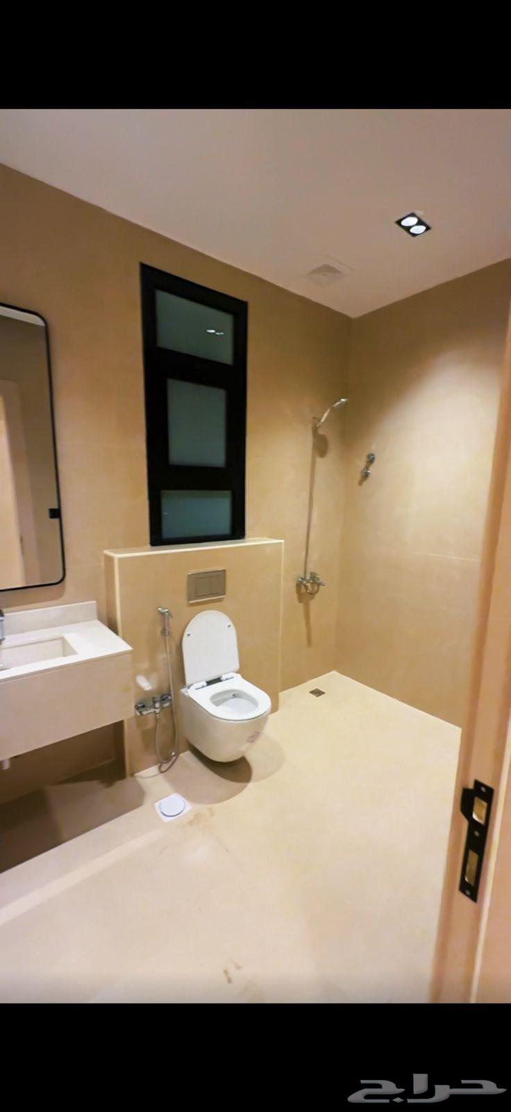 9 bedroom villa in Al Amwaj 9