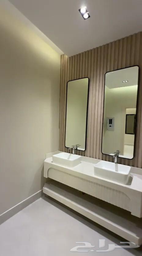 9 bedroom villa in Al Amwaj 11