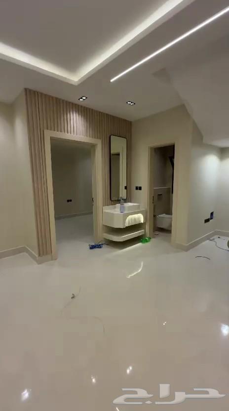 9 bedroom villa in Al Amwaj 9