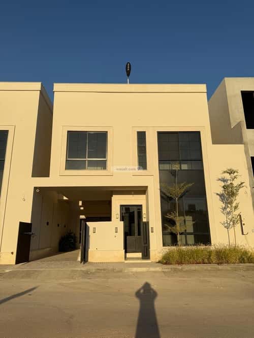 5 bedroom villa in Al Mahdiyyah 2