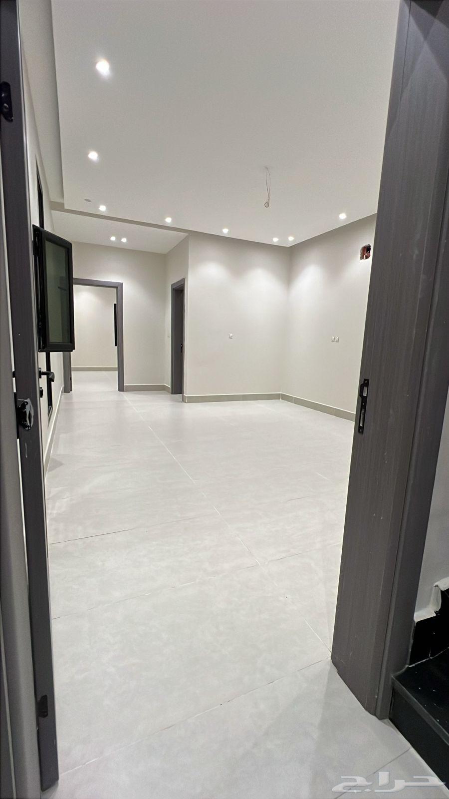 6 bedroom villa in Al Amwaj 11