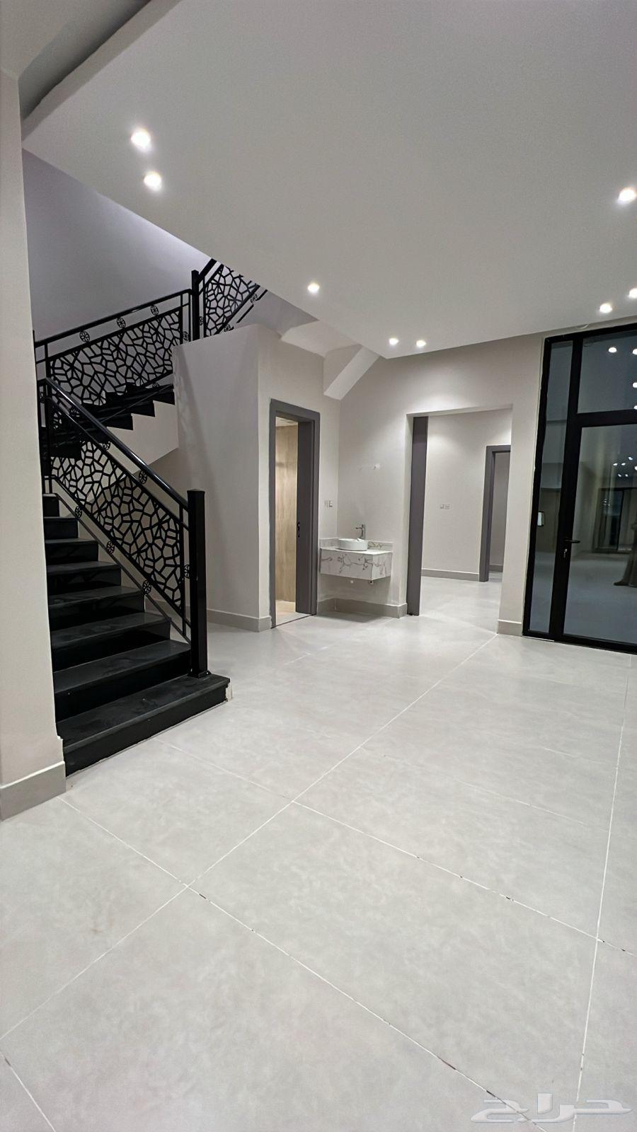 6 bedroom villa in Al Amwaj 8
