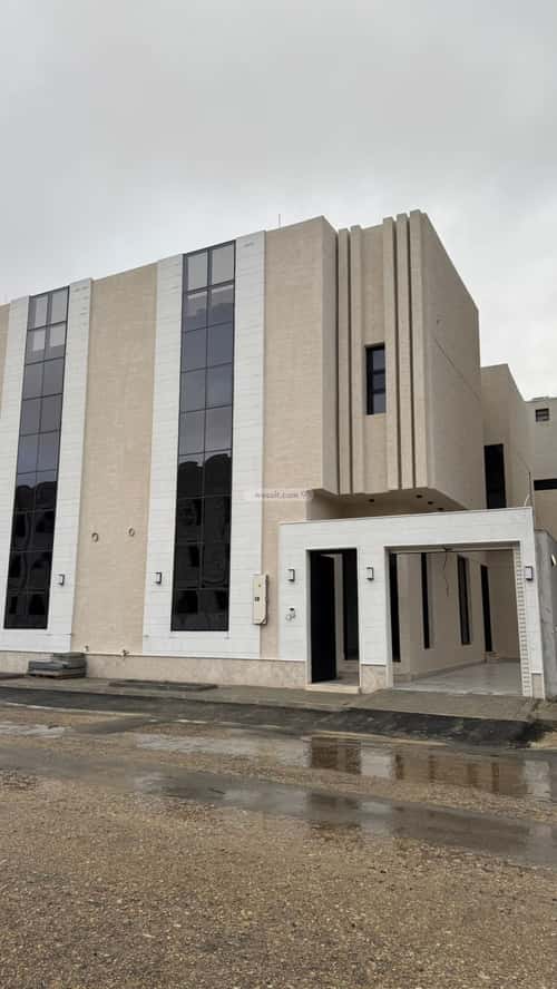 5 bedroom villa in Al Mahdiyyah 2