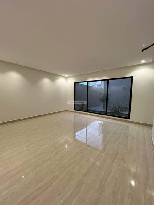 5 bedroom villa in Al Mahdiyyah 2