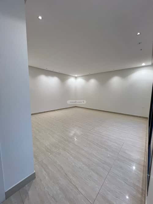 5 bedroom villa in Al Mahdiyyah 3