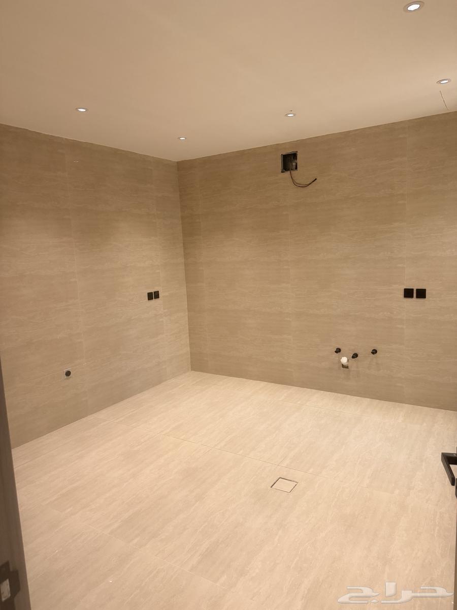 6 bedroom villa in Al Amwaj 6