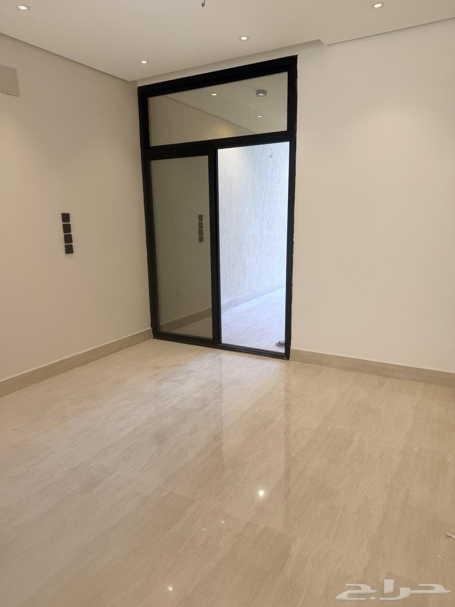 6 bedroom villa in Al Amwaj 8