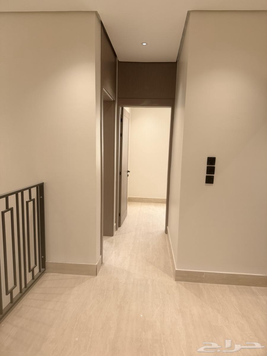 6 bedroom villa in Al Amwaj 9