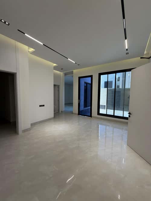 5 bedroom villa in Al Mahdiyyah 1