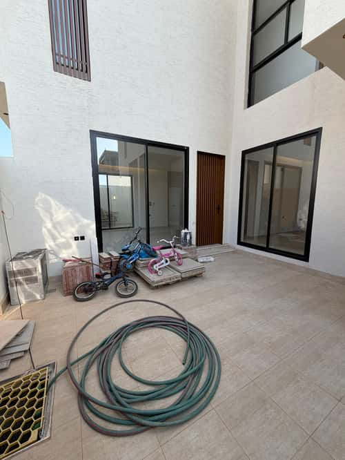 5 bedroom villa in Al Mahdiyyah 4