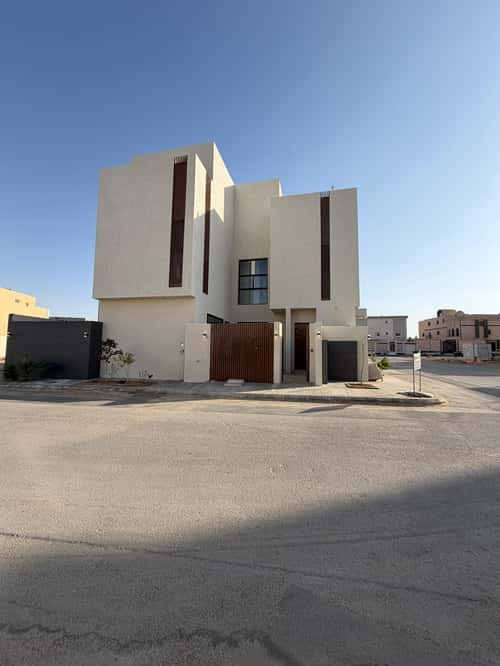 5 bedroom villa in Al Mahdiyyah 8