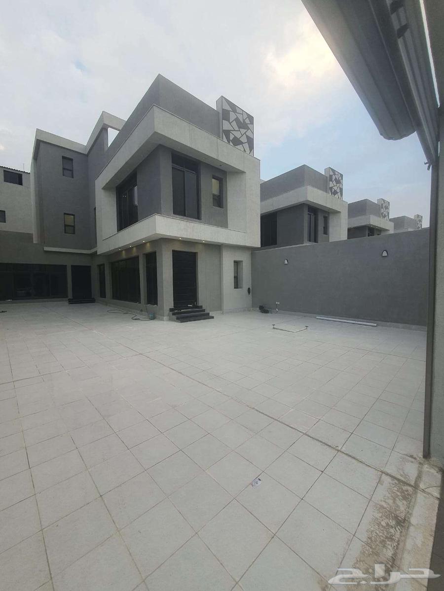 4 bedroom villa in Al Buhairah 2