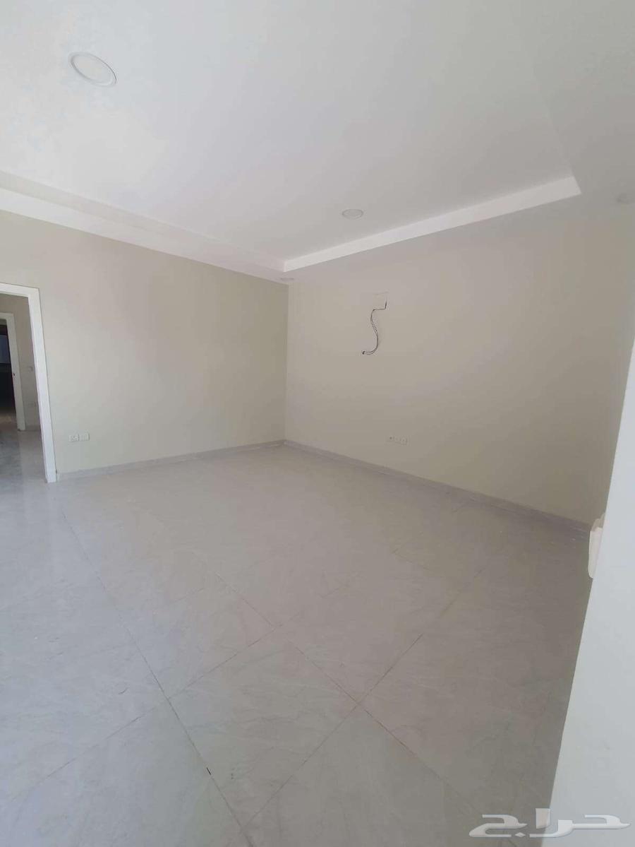 4 bedroom villa in Al Buhairah 11
