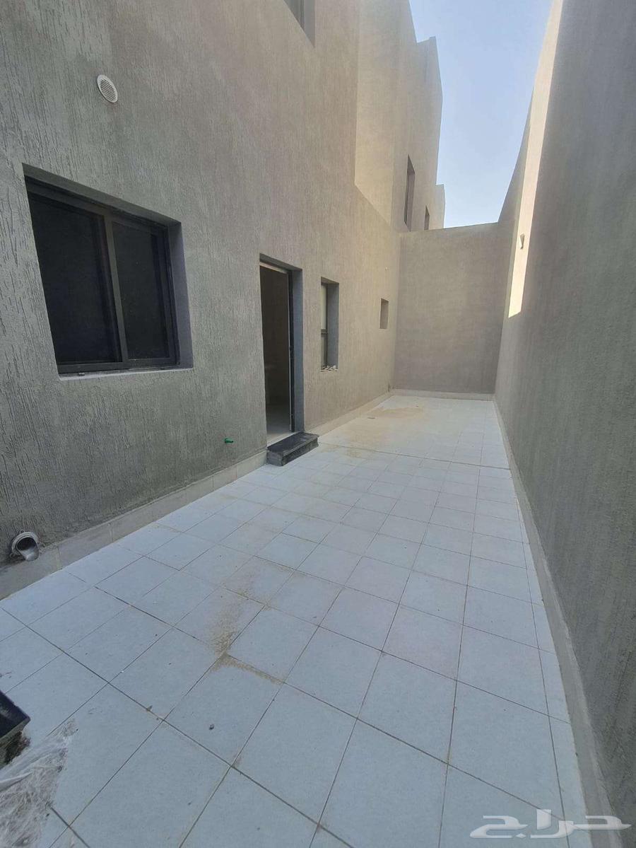 4 bedroom villa in Al Buhairah 8