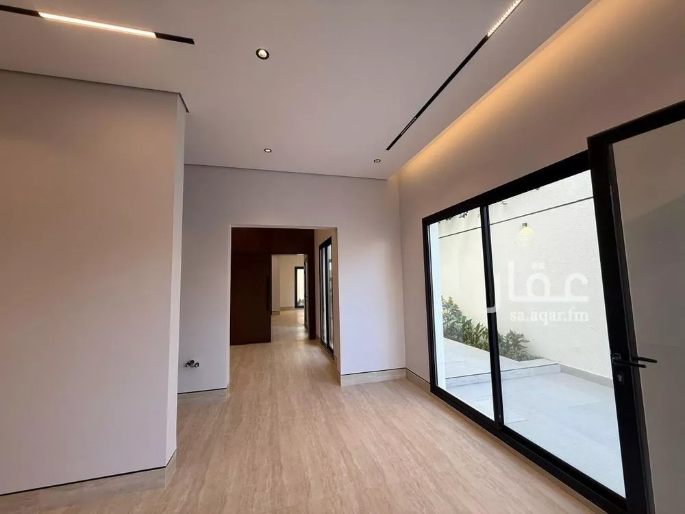 فيلا 5 غرف في المهدية 10