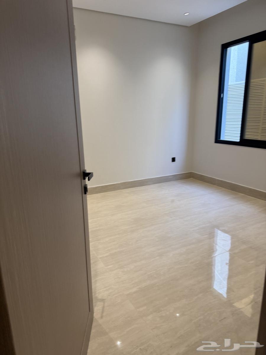 6 bedroom villa in Al Amwaj 11