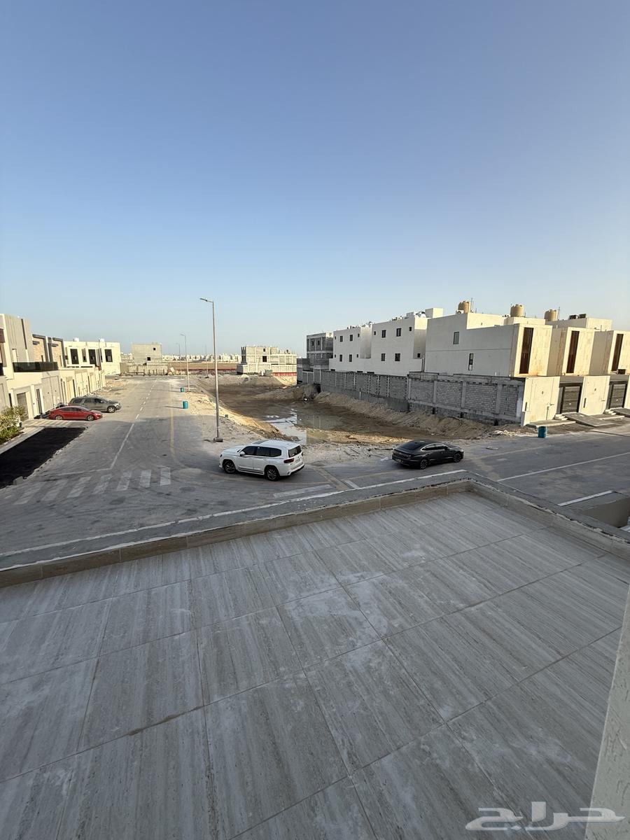 6 bedroom villa in Al Amwaj 13