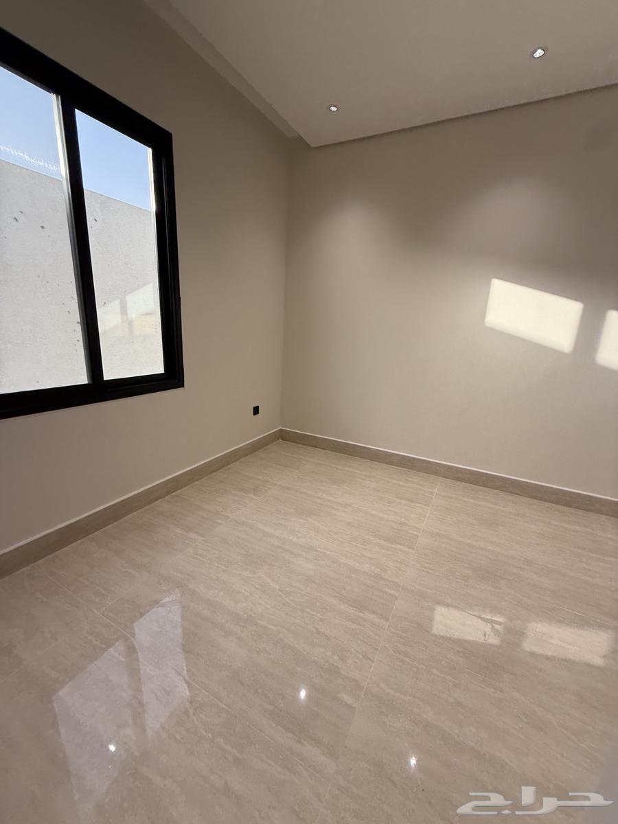 6 bedroom villa in Al Amwaj 16