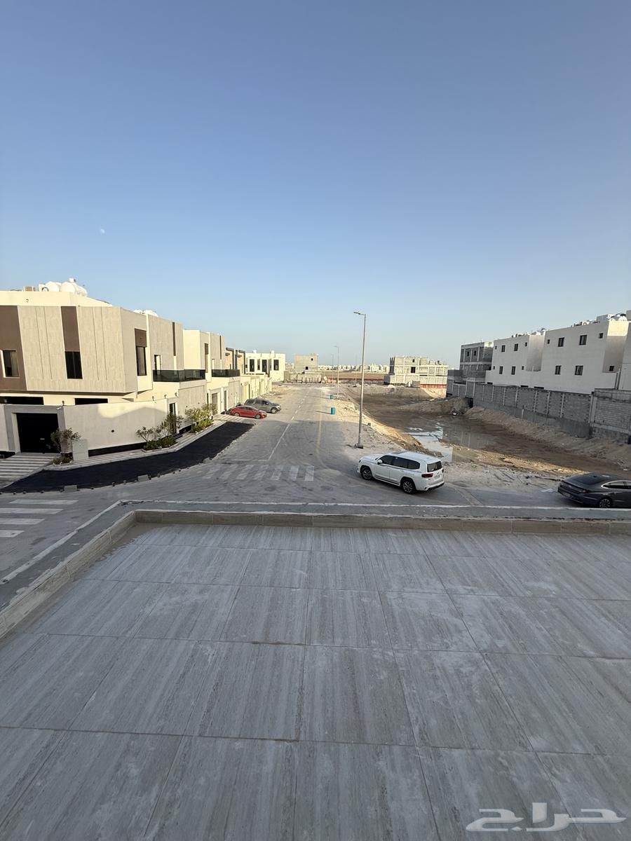 6 bedroom villa in Al Amwaj 22