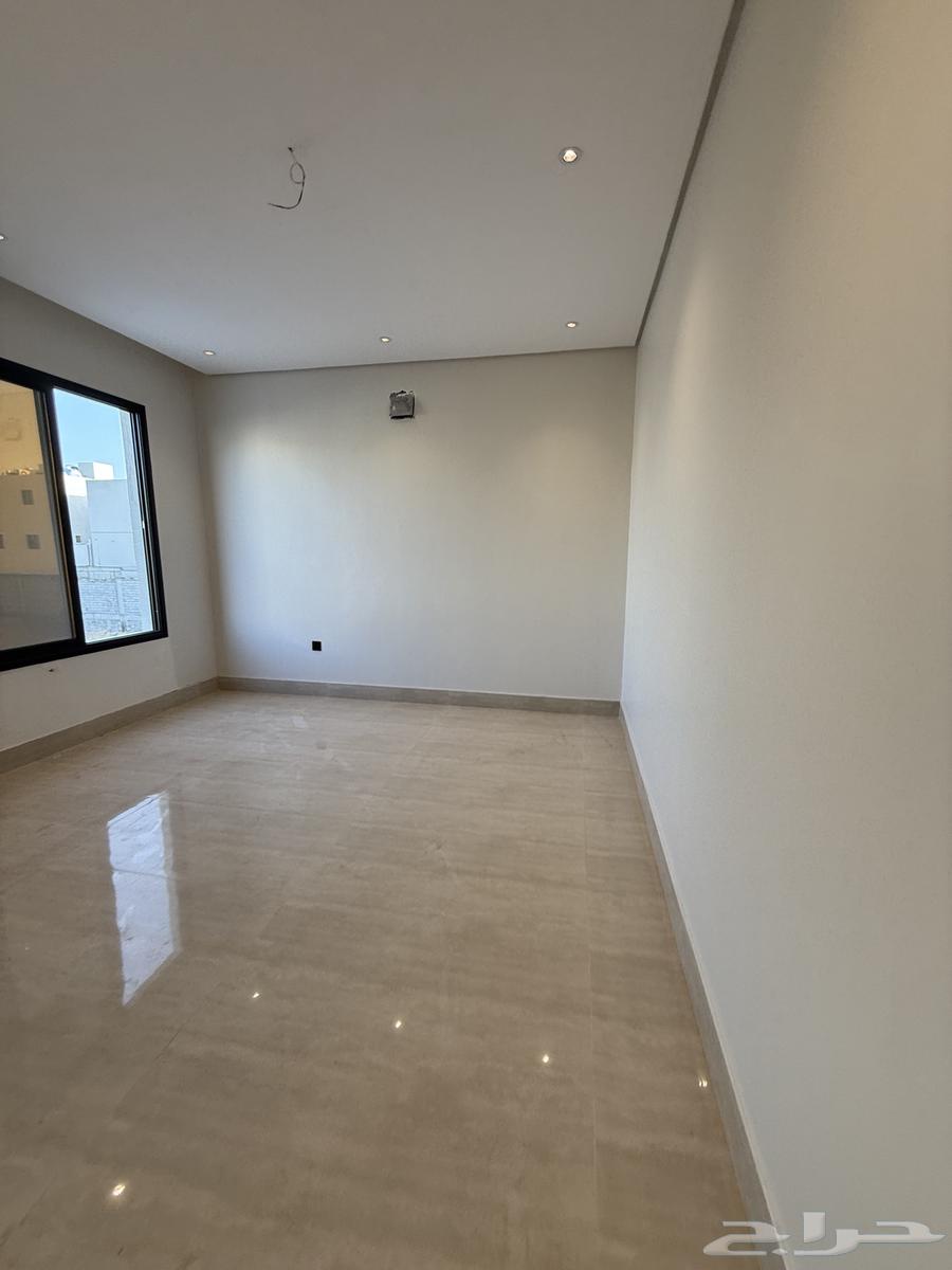 6 bedroom villa in Al Amwaj 23