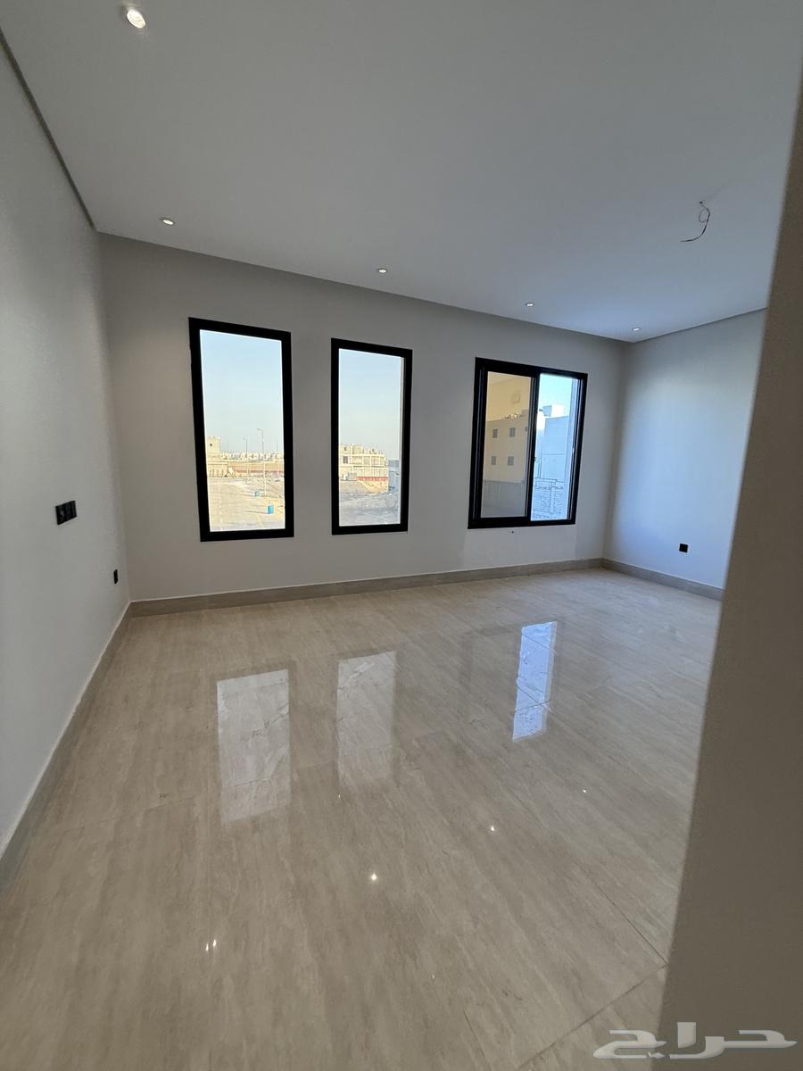 6 bedroom villa in Al Amwaj 8