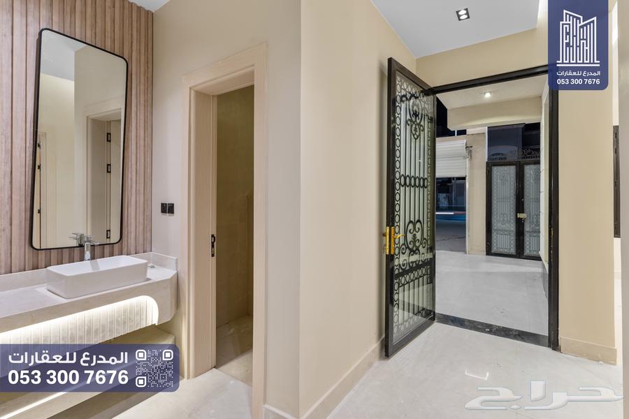 فيلا 5 غرف في الأمواج 8