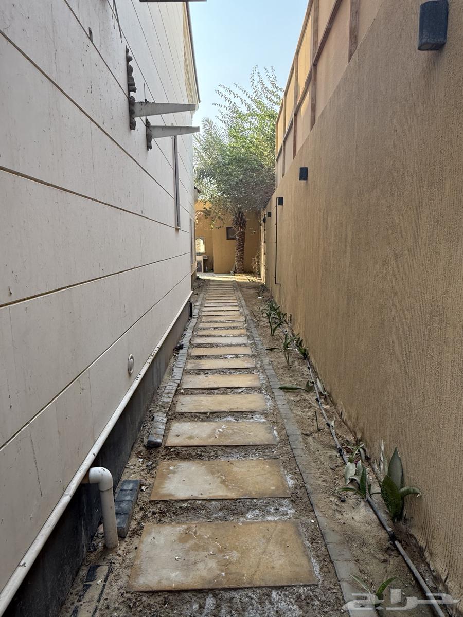 فيلا 11 غرف في الجامعيين 7