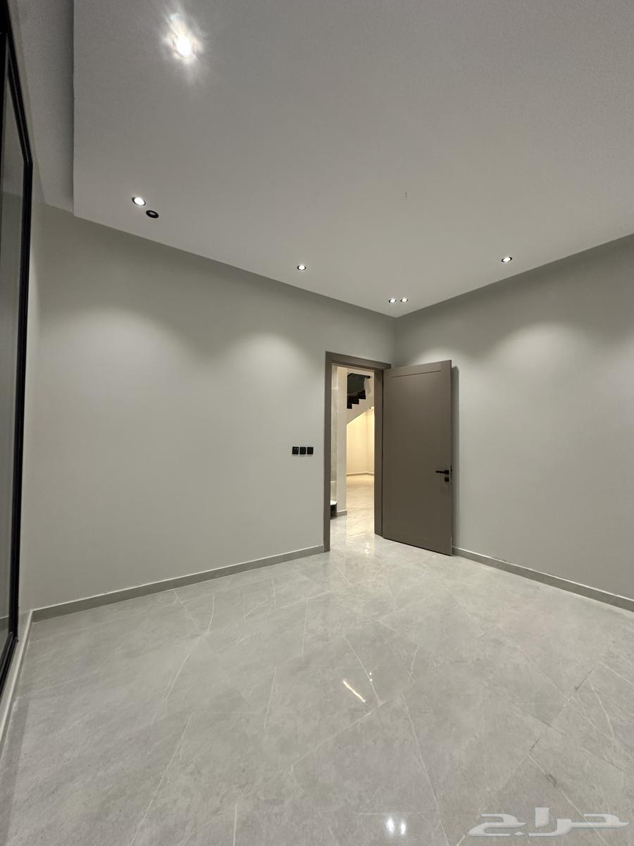 9 bedroom villa in Dahiat King Fahd 17