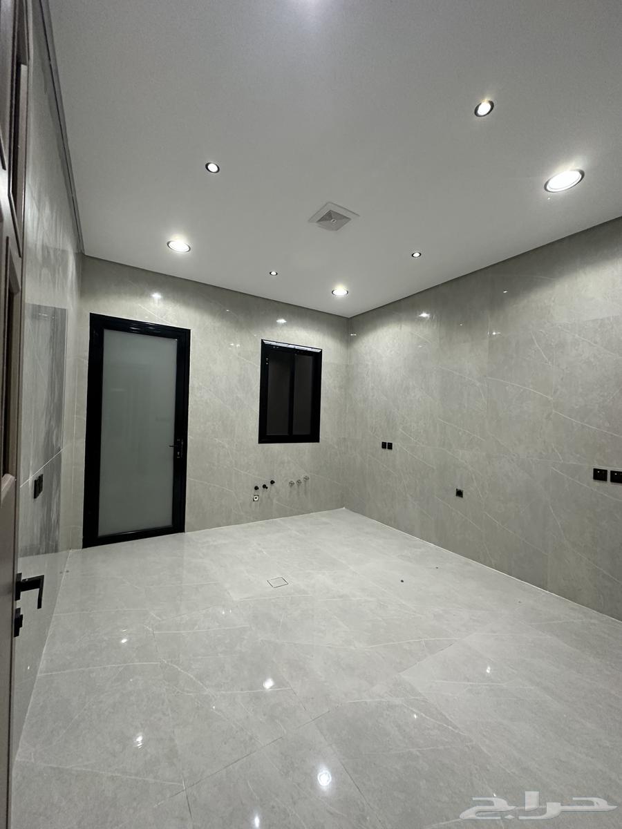 9 bedroom villa in Dahiat King Fahd 18