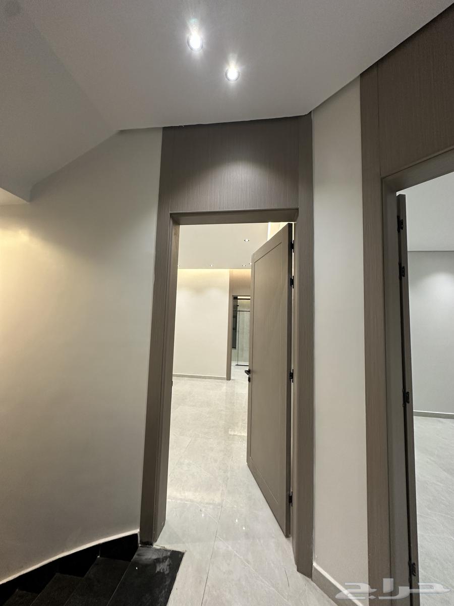 9 bedroom villa in Dahiat King Fahd 21