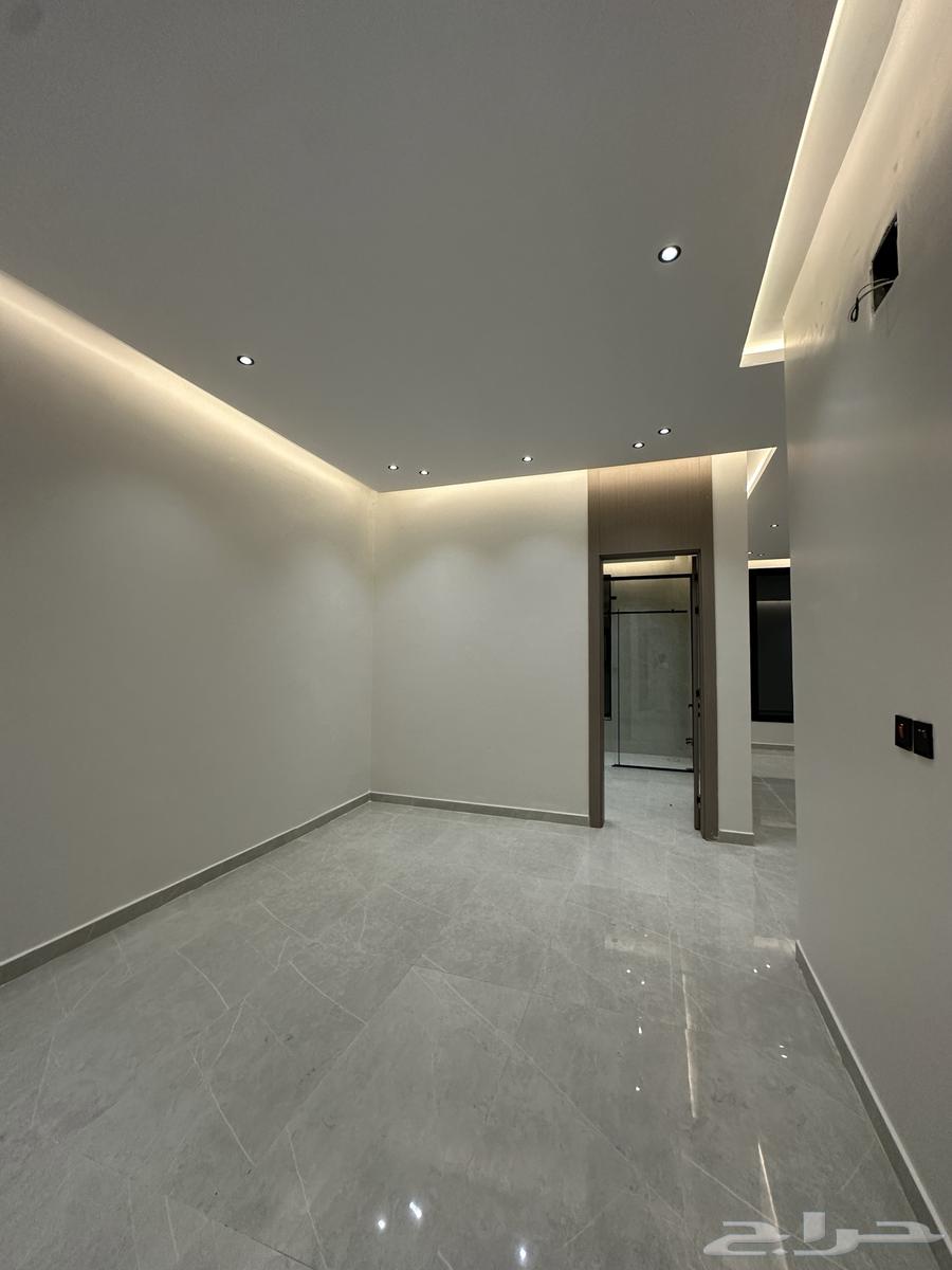 9 bedroom villa in Dahiat King Fahd 22