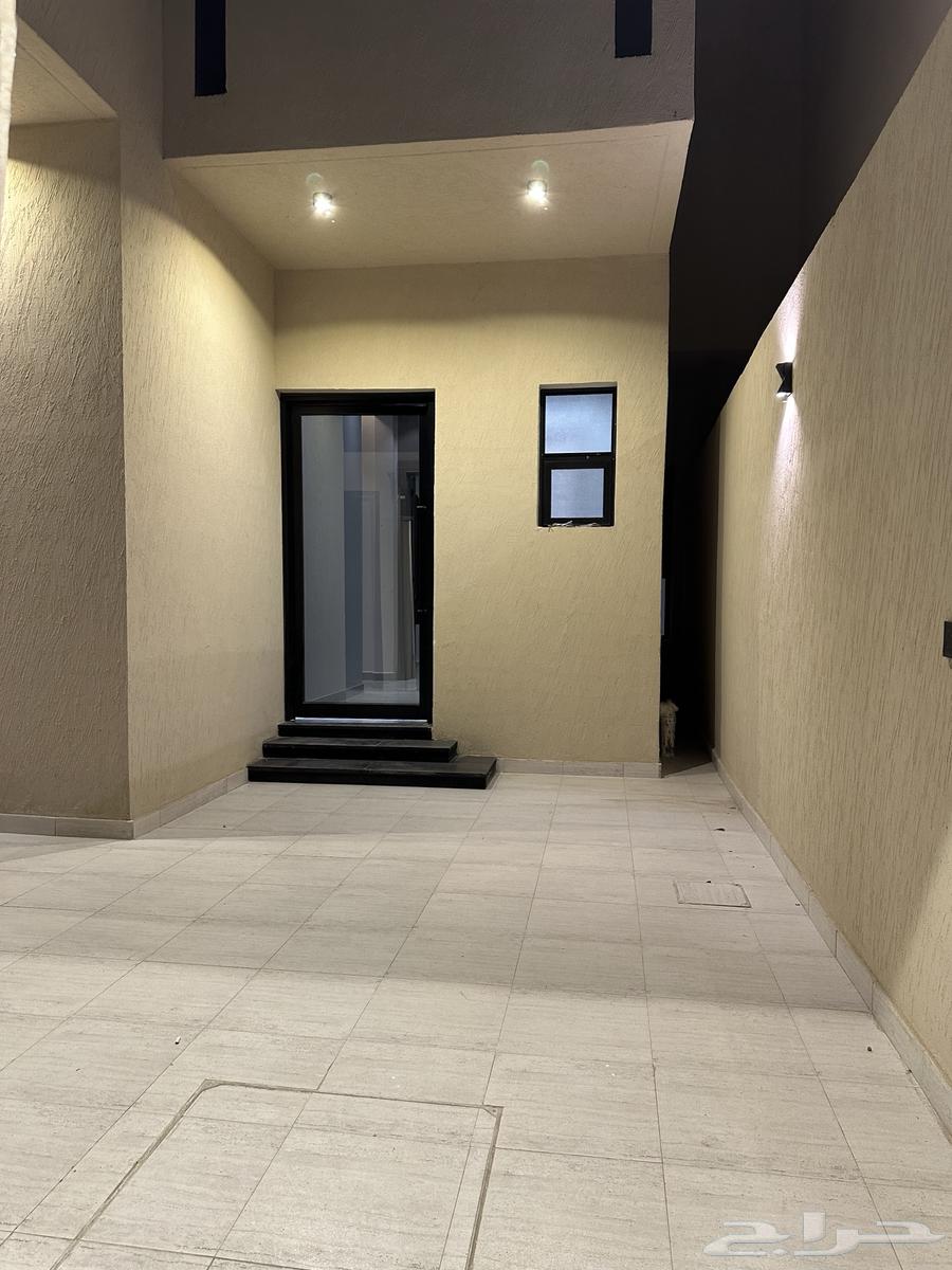 9 bedroom villa in Dahiat King Fahd 4