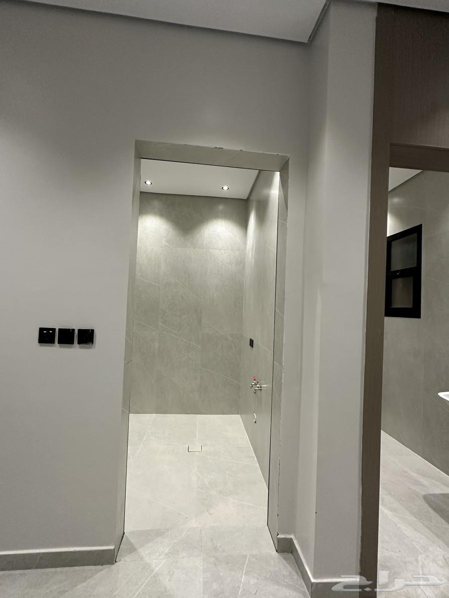 9 bedroom villa in Dahiat King Fahd 35