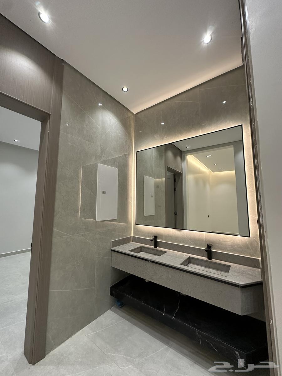 9 bedroom villa in Dahiat King Fahd 7