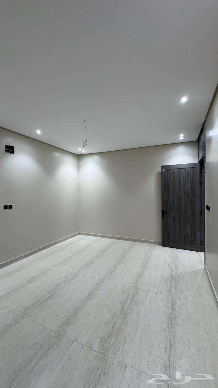 5 bedroom villa in At Tahliyah 8