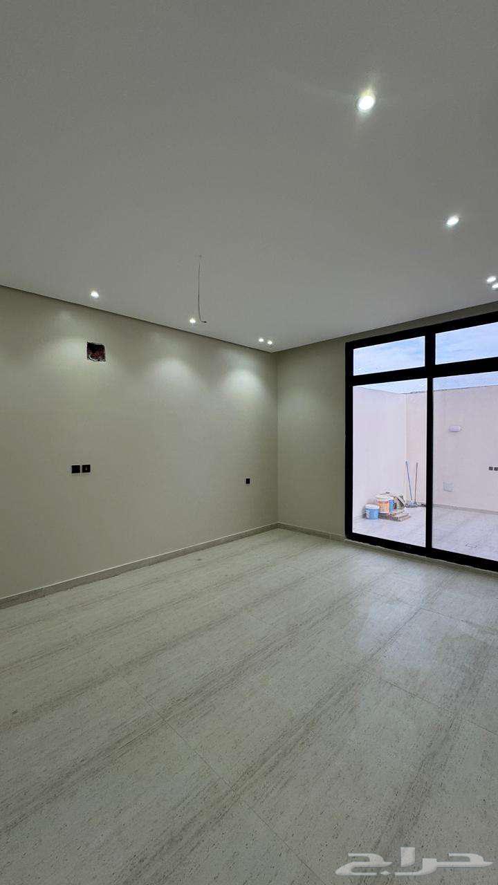 5 bedroom villa in At Tahliyah 9
