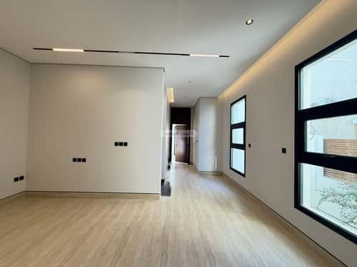 5 bedroom villa in Al Mahdiyyah 1